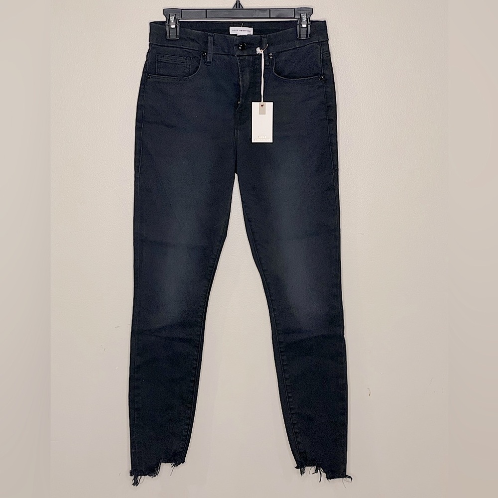 Good American Good Legs Step Fray Hem jeans
New with tags
Size 8/29